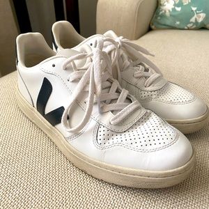 Veja V-10 Leather Sneaker (Unisex) Rubber Sole